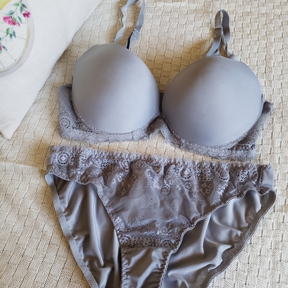 Q-T Bra and pantie set🚩